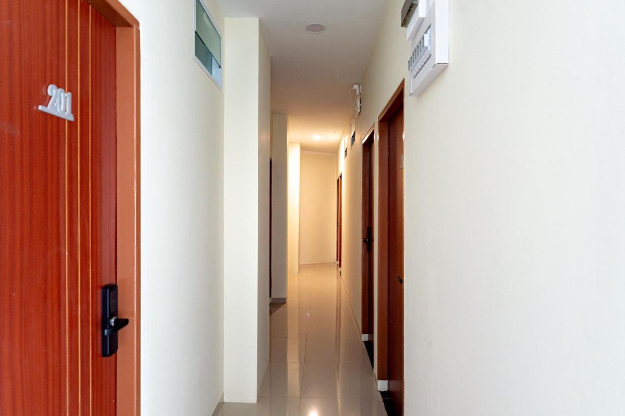 Reddoorz Plus At Komplek Abc Batu Aji Batam Kubuk Eksteriør billede