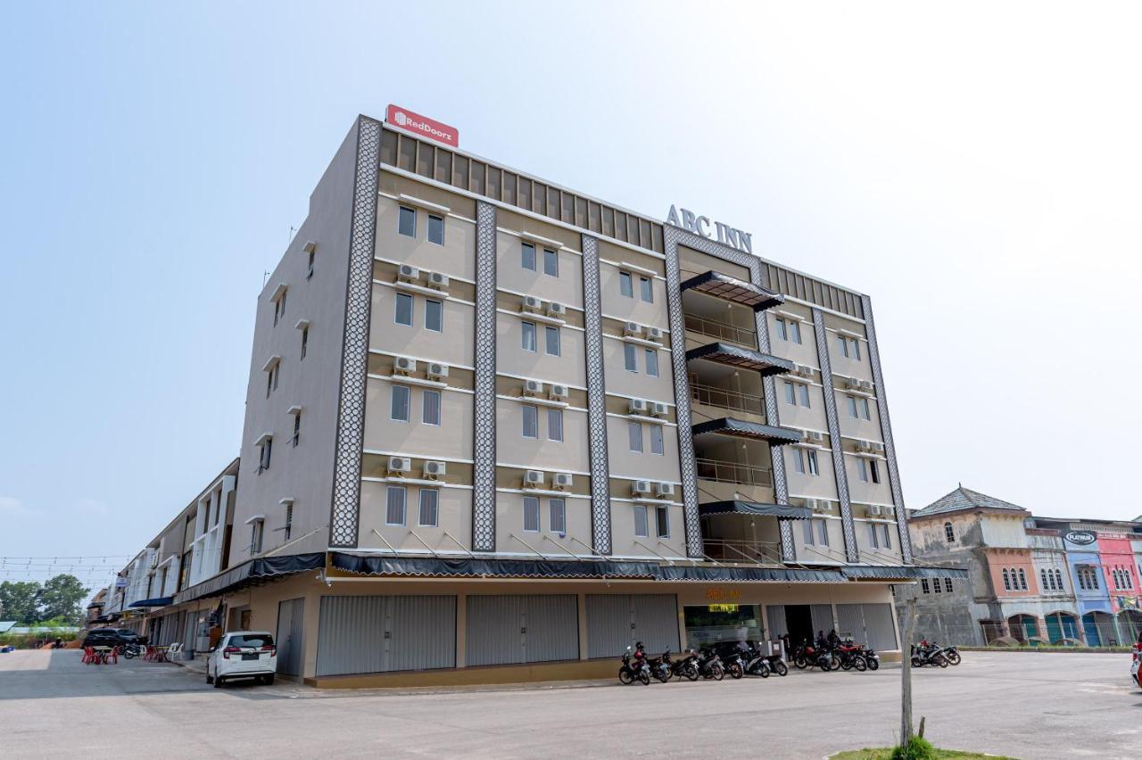 Reddoorz Plus At Komplek Abc Batu Aji Batam Kubuk Eksteriør billede