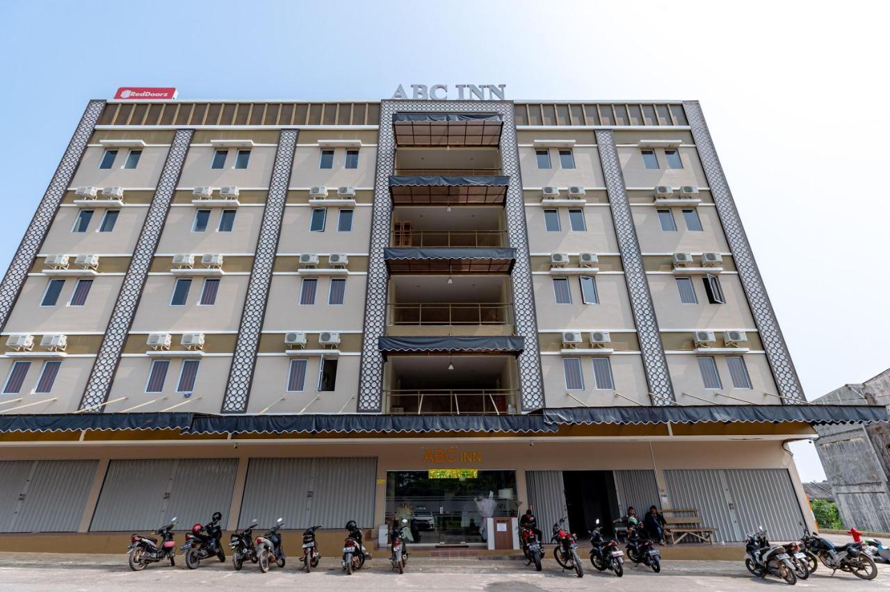Reddoorz Plus At Komplek Abc Batu Aji Batam Kubuk Eksteriør billede