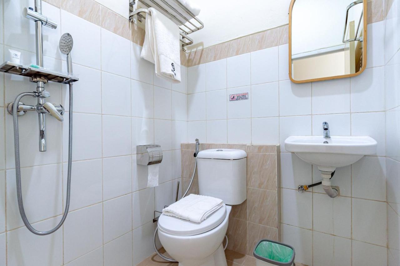 Reddoorz Plus At Komplek Abc Batu Aji Batam Kubuk Eksteriør billede